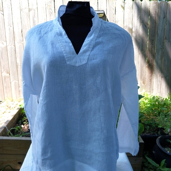 C&C California Tops - C & C California 100% Linen blouse. White. Size M